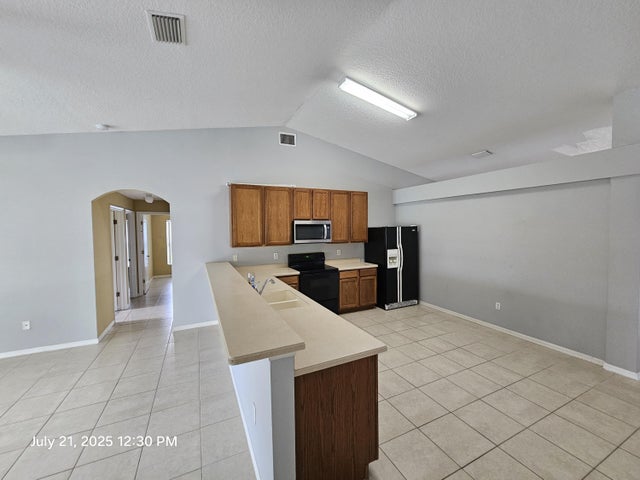 5 of 24 - 2182 Sw Idaho Lane, Port Saint Lucie, FL