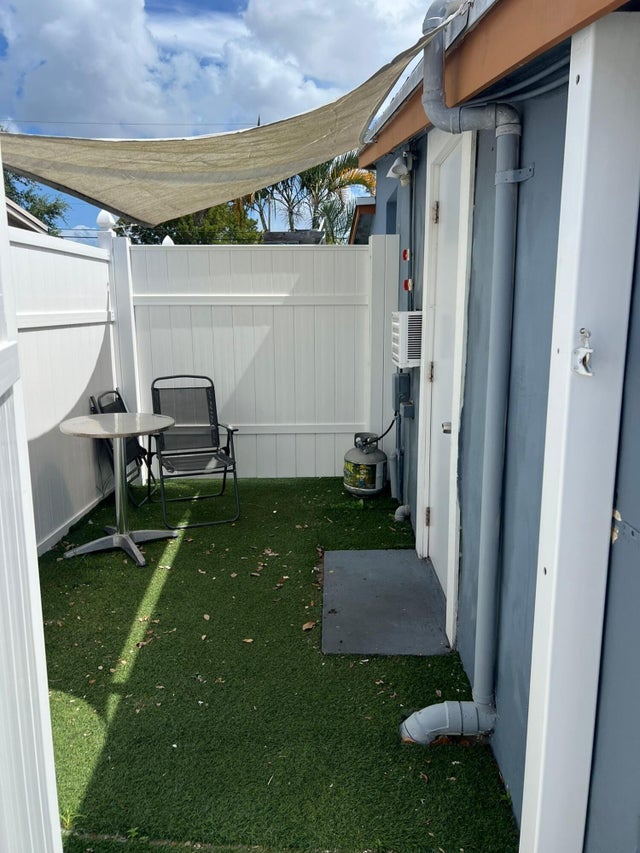 2 of 5 - 7151 Nw Taft Street #b, Hollywood, FL