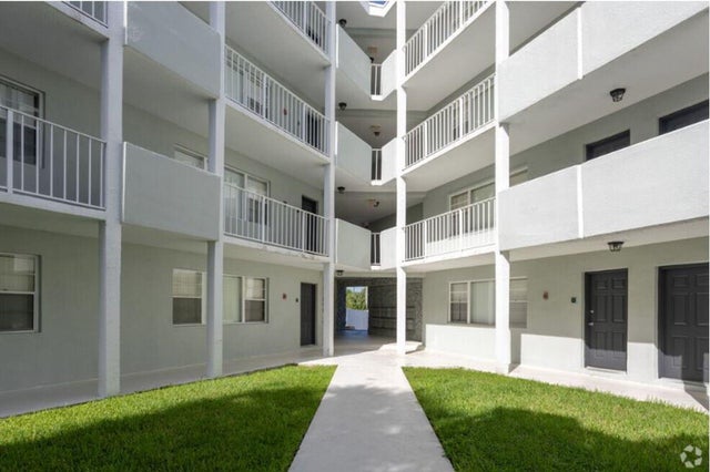 1 of 6 - 2708 Vandiver Drive #7c, West Palm Beach, FL