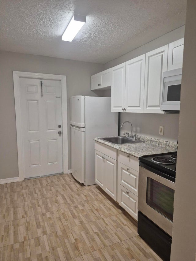 1 of 9 - 609 20th Street #d, West Palm Beach, FL