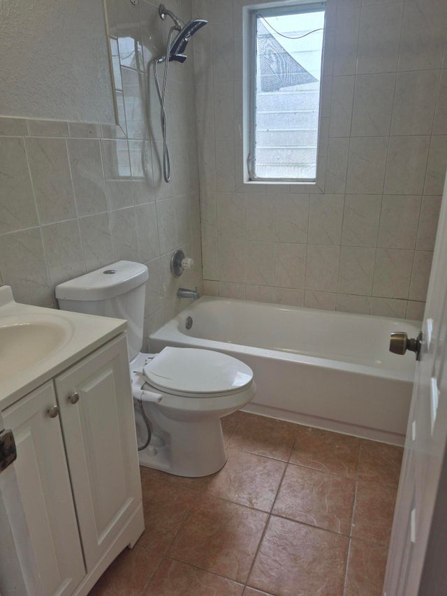 5 of 9 - 609 20th Street #d, West Palm Beach, FL