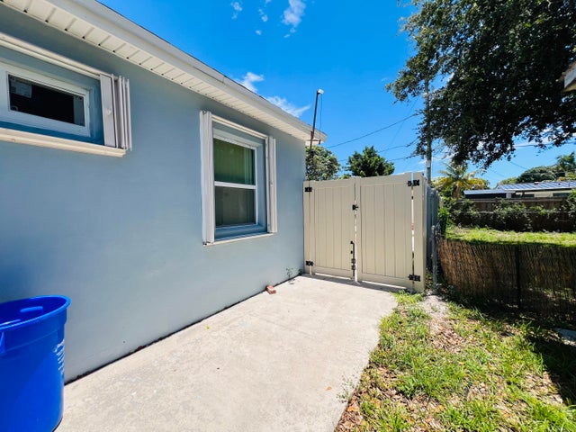 2 of 15 - 1210 S D Street #c, Lake Worth Beach, FL