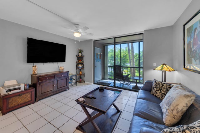 5 of 30 - 5160 Las Verdes Circle #221, Delray Beach, FL