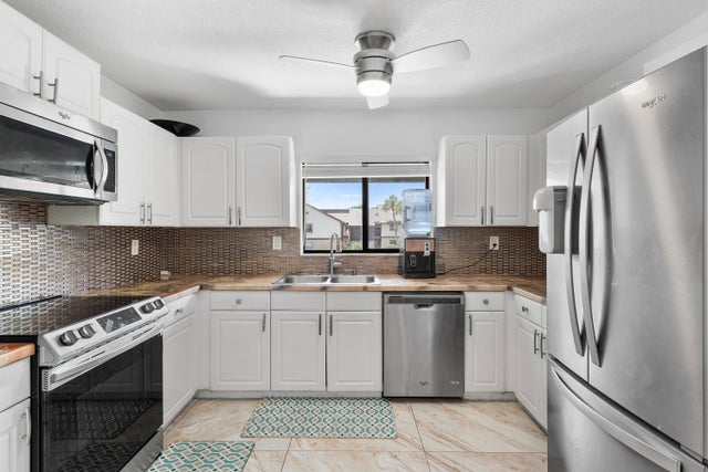 4 of 16 - 1647 Cabot Lane #8, Wellington, FL