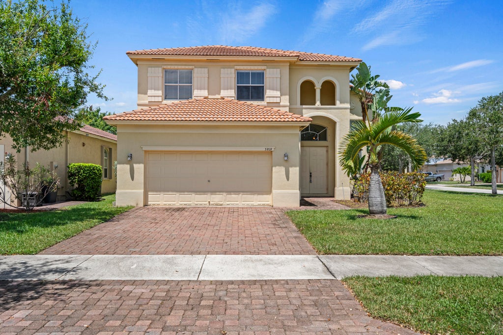 5919 Walnut Park Ln Lane, Fort Pierce