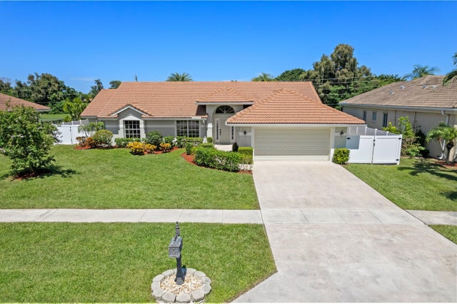 7598 Fairway Trl, Boca Raton