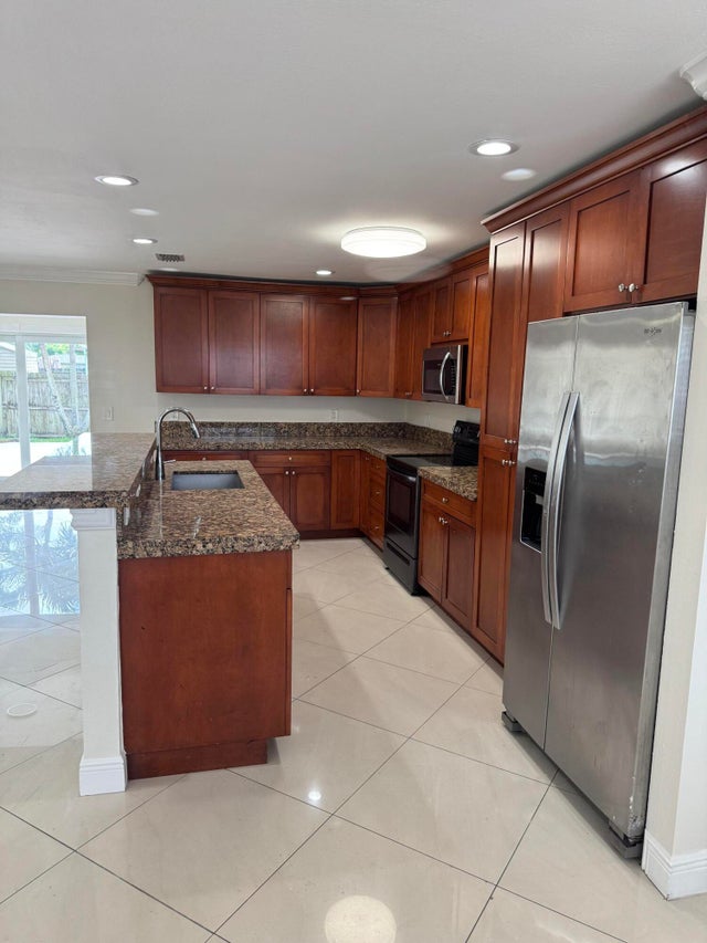 2 of 17 - 881 Camellia Drive, Royal Palm Beach, FL