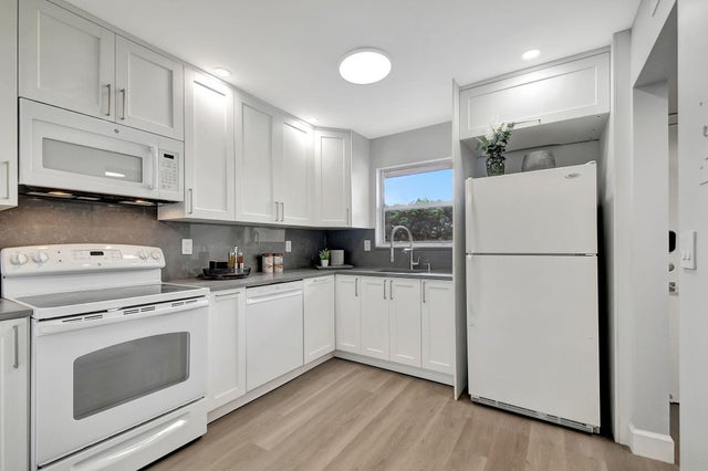 3 of 37 - 702 Lori Drive #apt 194, Palm Springs, FL