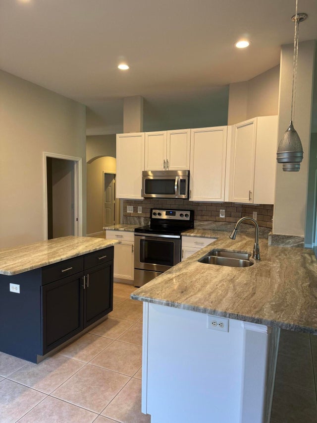 4 of 18 - 3801 Kitty Hawk Lane Sw, Vero Beach, FL