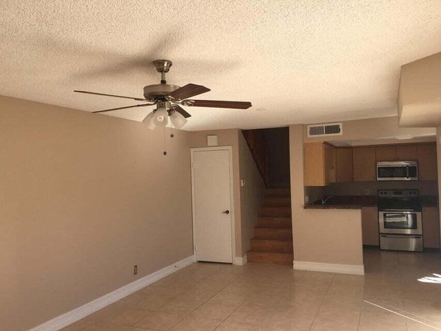 3 of 16 - 6142 Seven Springs Boulevard, Greenacres, FL