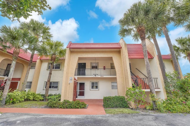2 of 35 - 210 Lake Evelyn Drive, West Palm Beach, FL