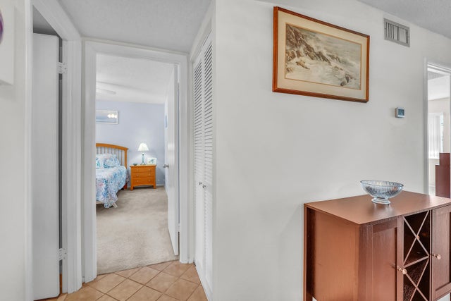 4 of 35 - 210 Lake Evelyn Drive, West Palm Beach, FL