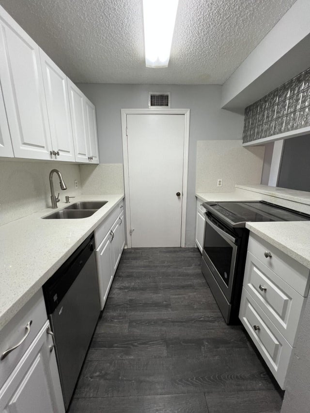 3 of 26 - 2315 N Congress Avenue #28, Boynton Beach, FL
