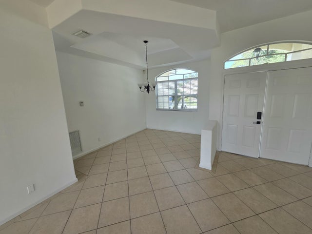 3 of 10 - 1202 Hatteras Circle, Greenacres, FL