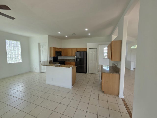 4 of 10 - 1202 Hatteras Circle, Greenacres, FL