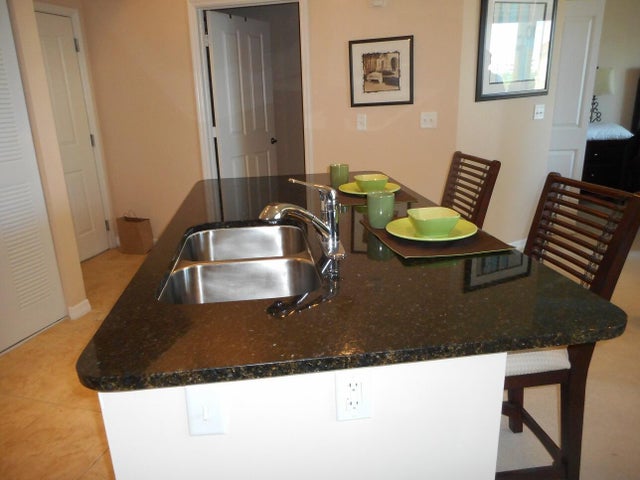 4 of 18 - 600 S Dixie Highway #452, West Palm Beach, FL