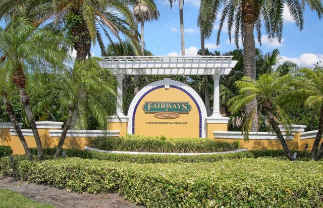 1 of 9 - 5060 Fairways #312 Circle, Vero Beach, FL