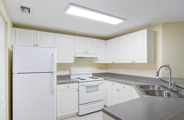 3 of 9 - 5060 Fairways #312 Circle, Vero Beach, FL