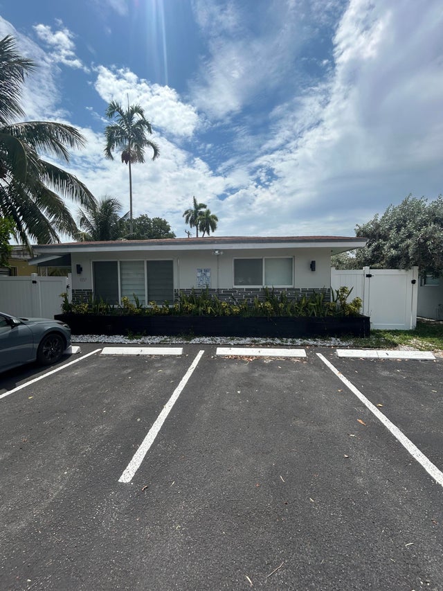 1 of 14 - 1037 Ne 9th Avenue #1, Fort Lauderdale, FL