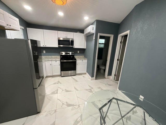 4 of 9 - 609 W Ocean Avenue, Boynton Beach, FL