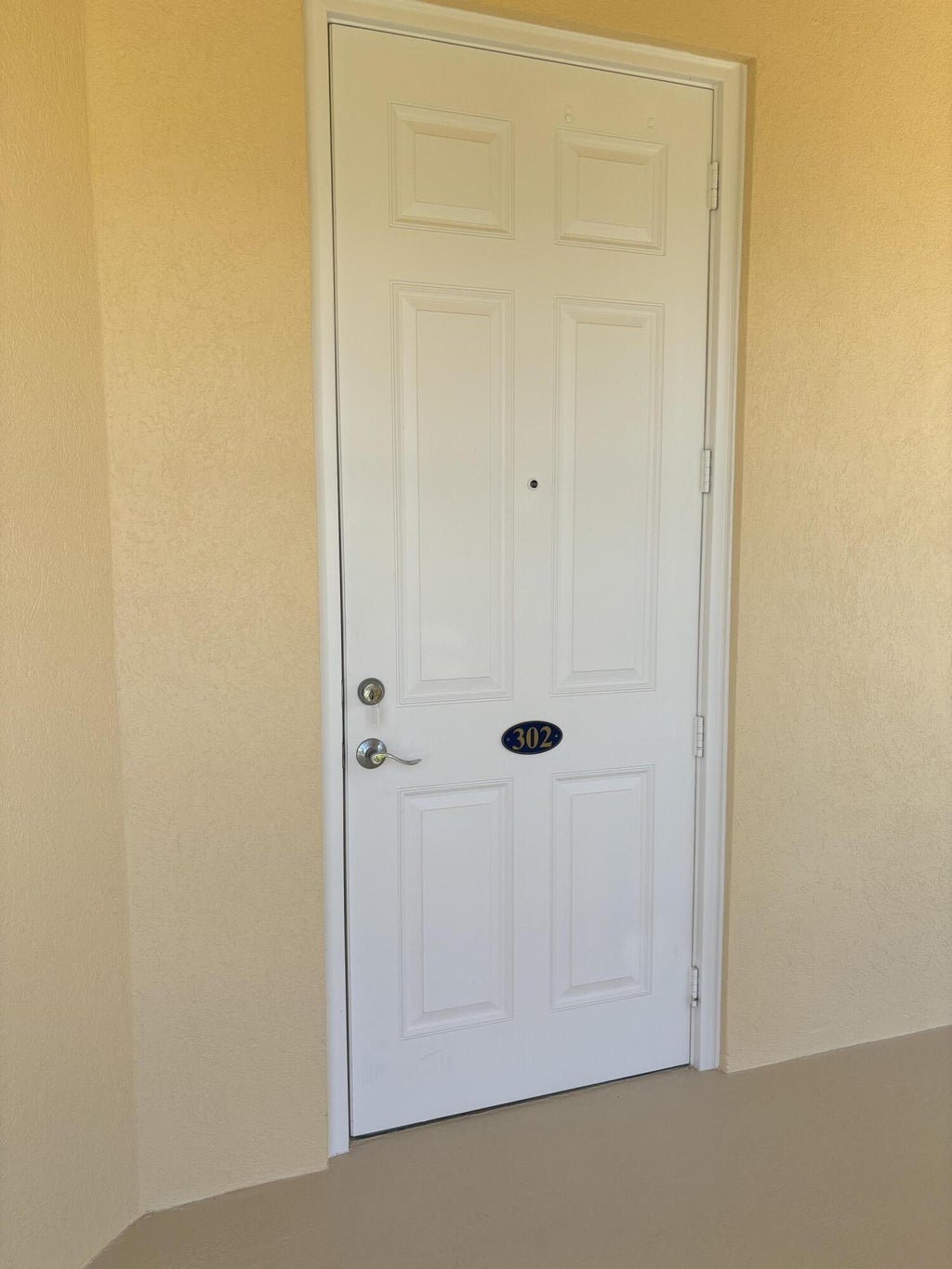 10 Harbour Isle Drive E #302, Fort Pierce