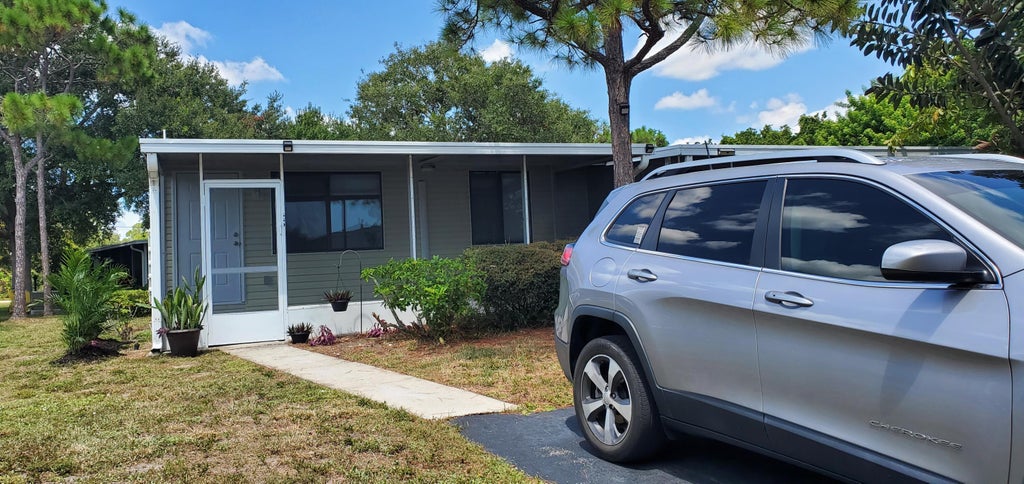 560 7th Place, Vero Beach