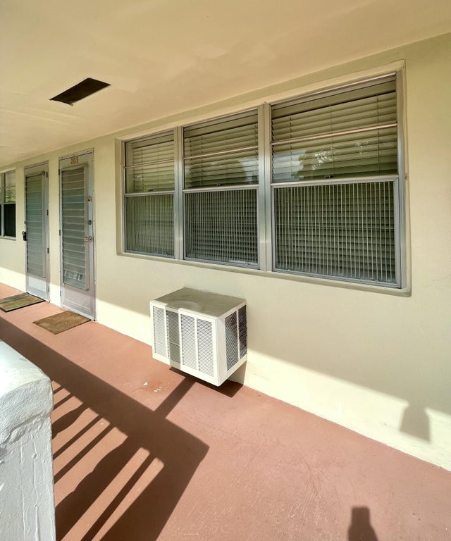 201 Canterbury I #201, West Palm Beach