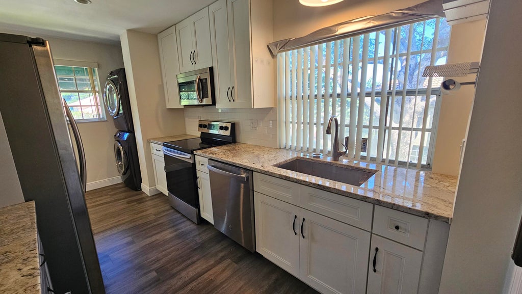 6560 Via Regina, Boca Raton