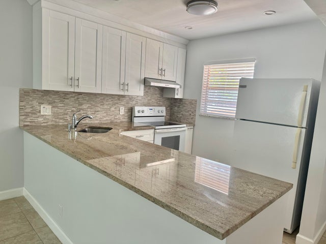 12007 Poinciana Blvd #2060, Royal Palm Beach