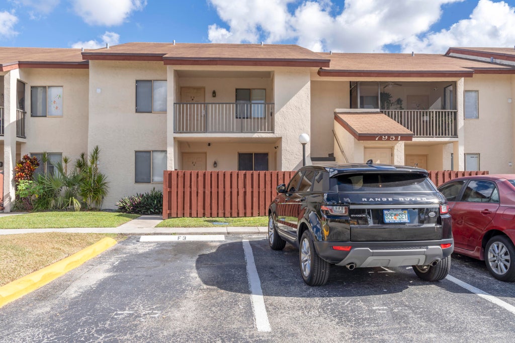 7951 Southgate Blvd #f9, North Lauderdale