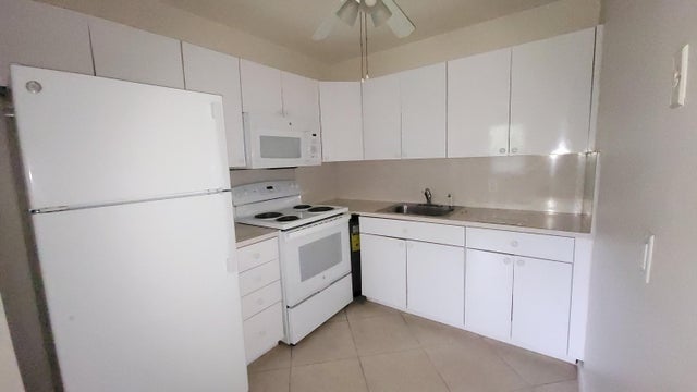 165 Canterbury G, West Palm Beach