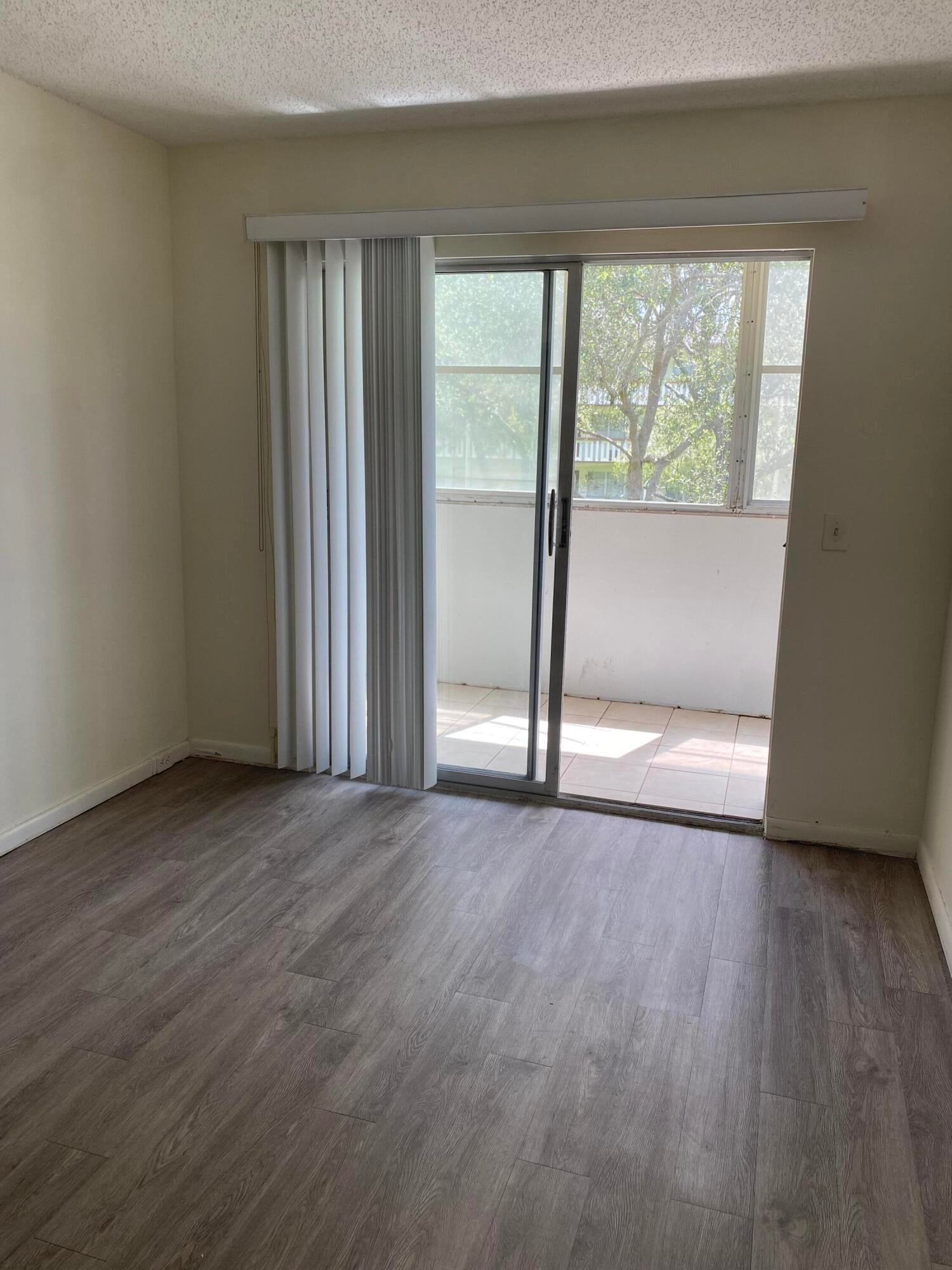 Image 9: RX-11125762