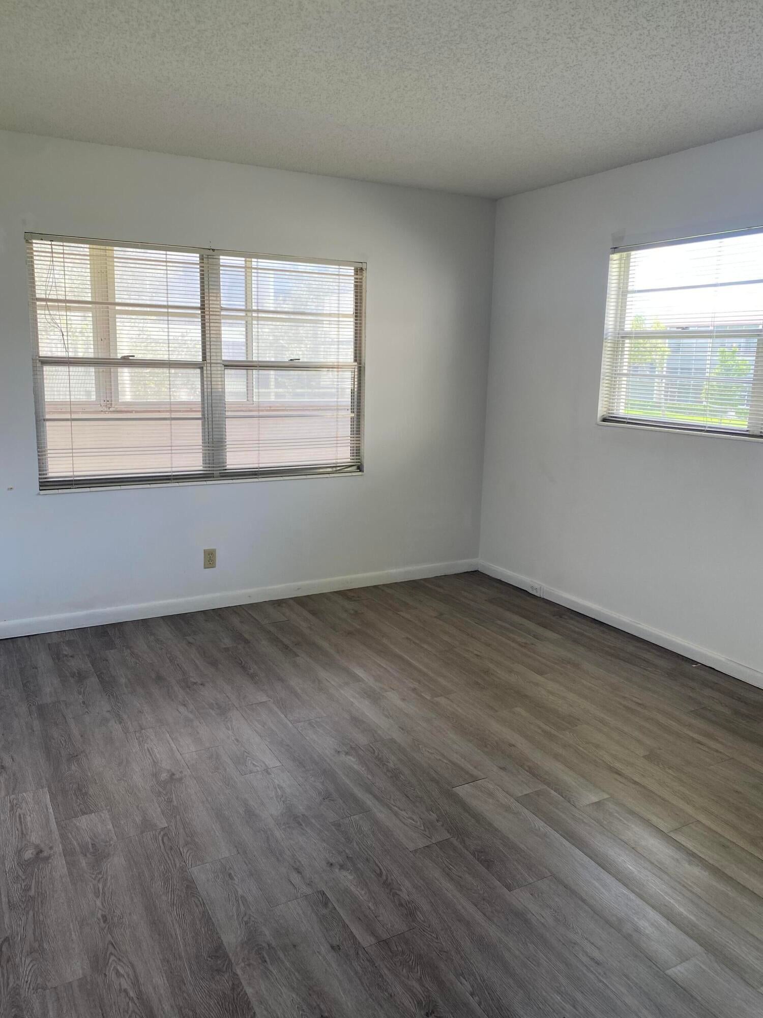 Image 7: RX-11125762