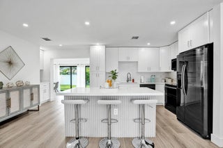 Photo of Listing #RX-11126046