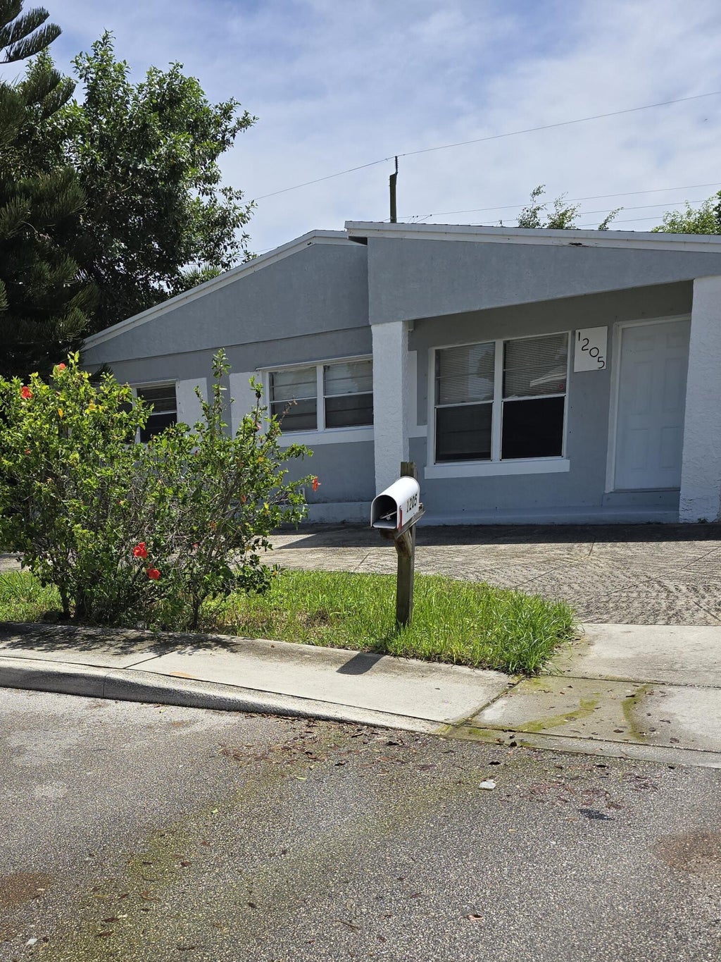 1205 W 24th Street, Riviera Beach