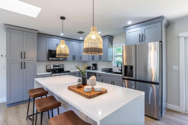 Photo of Listing #RX-11126709