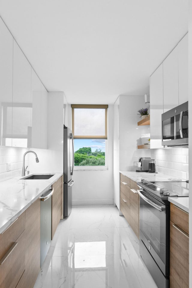 5 of 31 - 1701 S Flagler Drive #609, West Palm Beach, FL