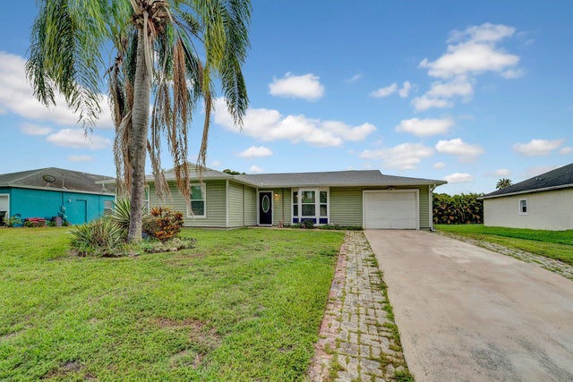 2 of 15 - 1918 Se Cheltenham Street, Port Saint Lucie, FL