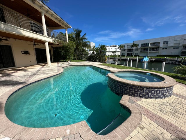 3 of 30 - 1111 Singer Drive, Singer Island, FL