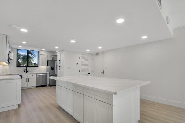 Photo of Listing #RX-11127971