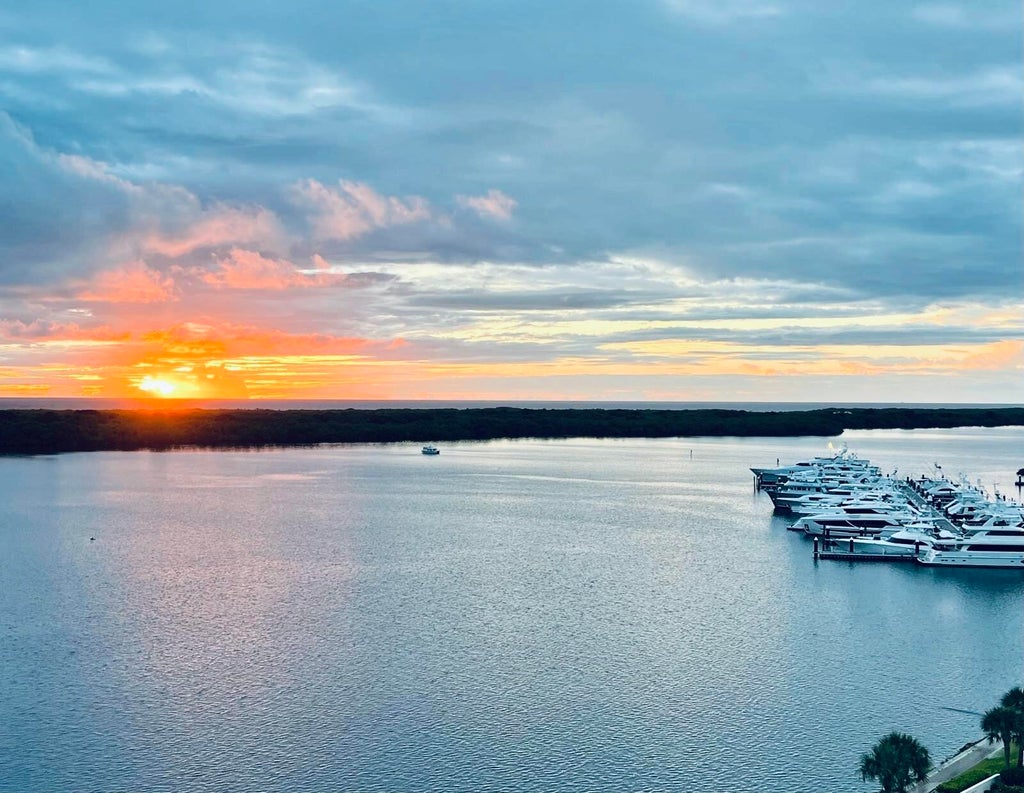 132 Lakeshore Drive #1118, North Palm Beach