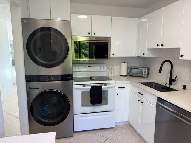 4 of 14 - 4266 Deste Court #308, Lake Worth, FL