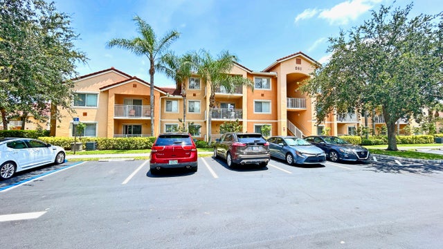 261 Sw Palm Dr #305, Port Saint Lucie