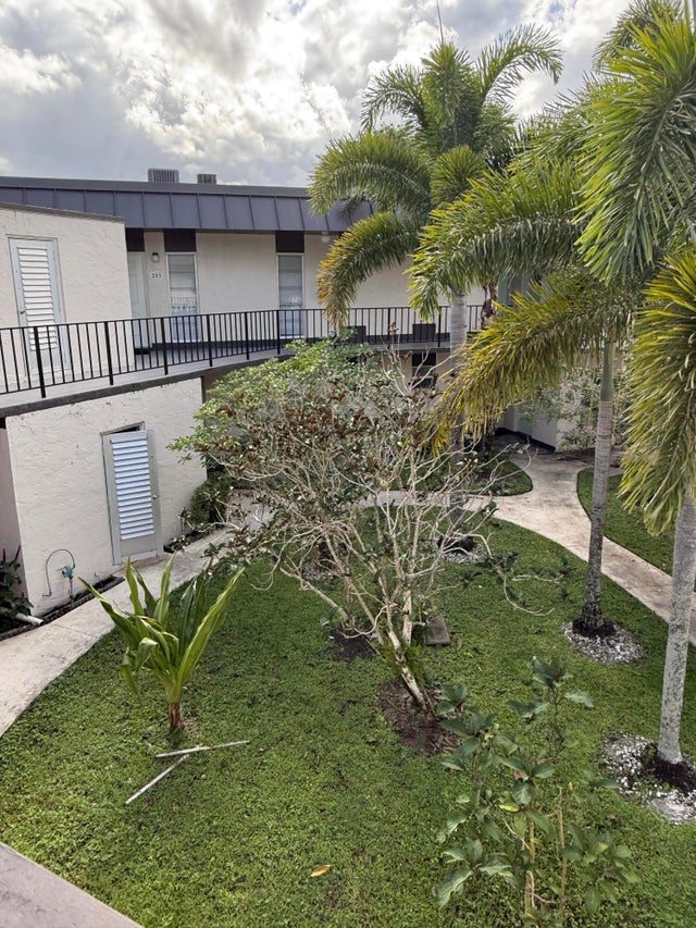 3 of 12 - 1 N Greenway N #205, Royal Palm Beach, FL