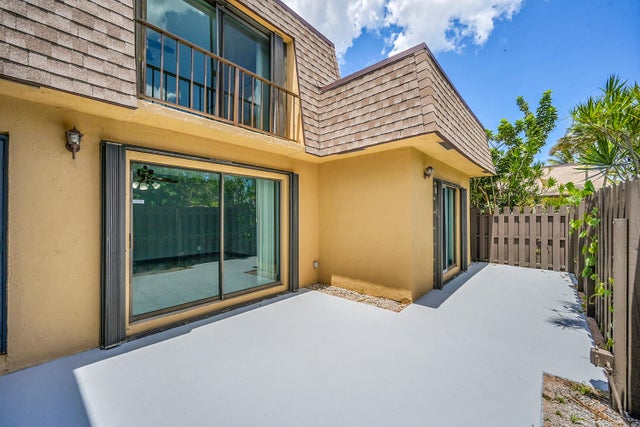 2 of 25 - 1204 Waterview Circle, Palm Springs, FL