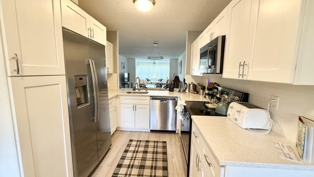 2 of 20 - 4692 E Lucerne Lakes Boulevard #103, Lake Worth, FL