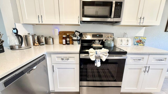 4 of 20 - 4692 E Lucerne Lakes Boulevard #103, Lake Worth, FL