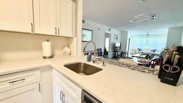 5 of 20 - 4692 E Lucerne Lakes Boulevard #103, Lake Worth, FL