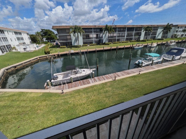 2 of 30 - 131 Doolen Court #208, North Palm Beach, FL