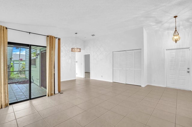 3 of 16 - 2533 Bedford Mews Dr, Wellington, FL